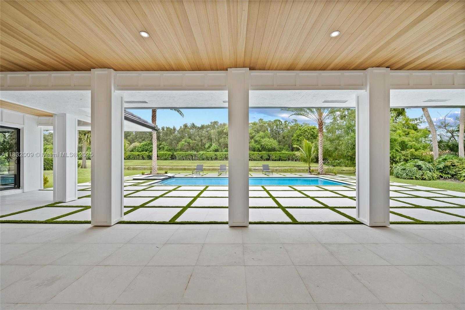 Small Image of 1761 BREAKERS WEST BLVD, West Palm Beach Number 40
