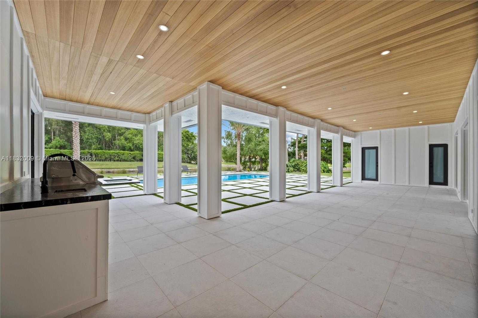 Small Image of 1761 BREAKERS WEST BLVD, West Palm Beach Number 42