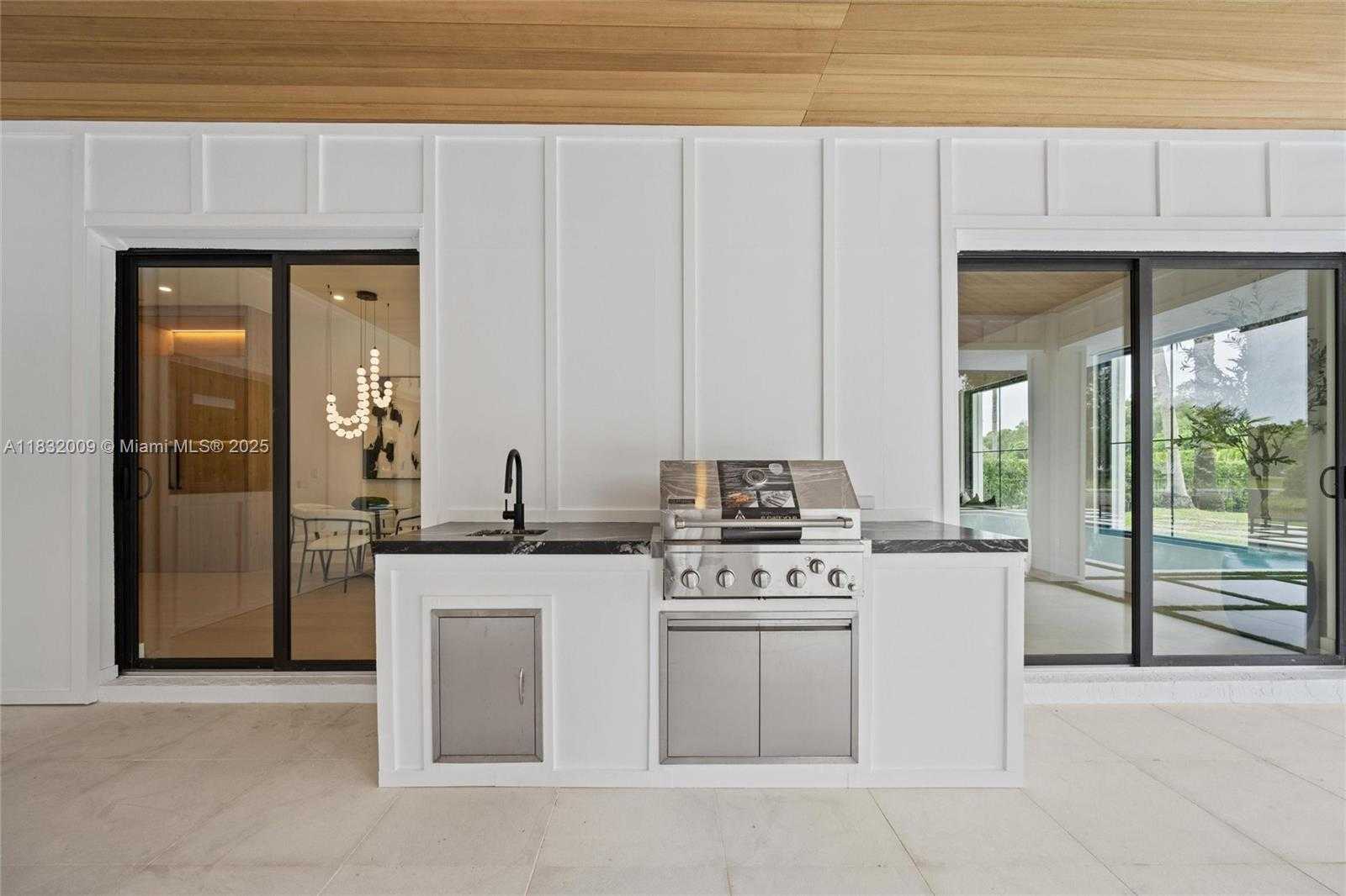 Small Image of 1761 BREAKERS WEST BLVD, West Palm Beach Number 44