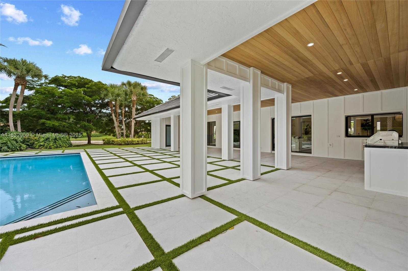 Small Image of 1761 BREAKERS WEST BLVD, West Palm Beach Number 46