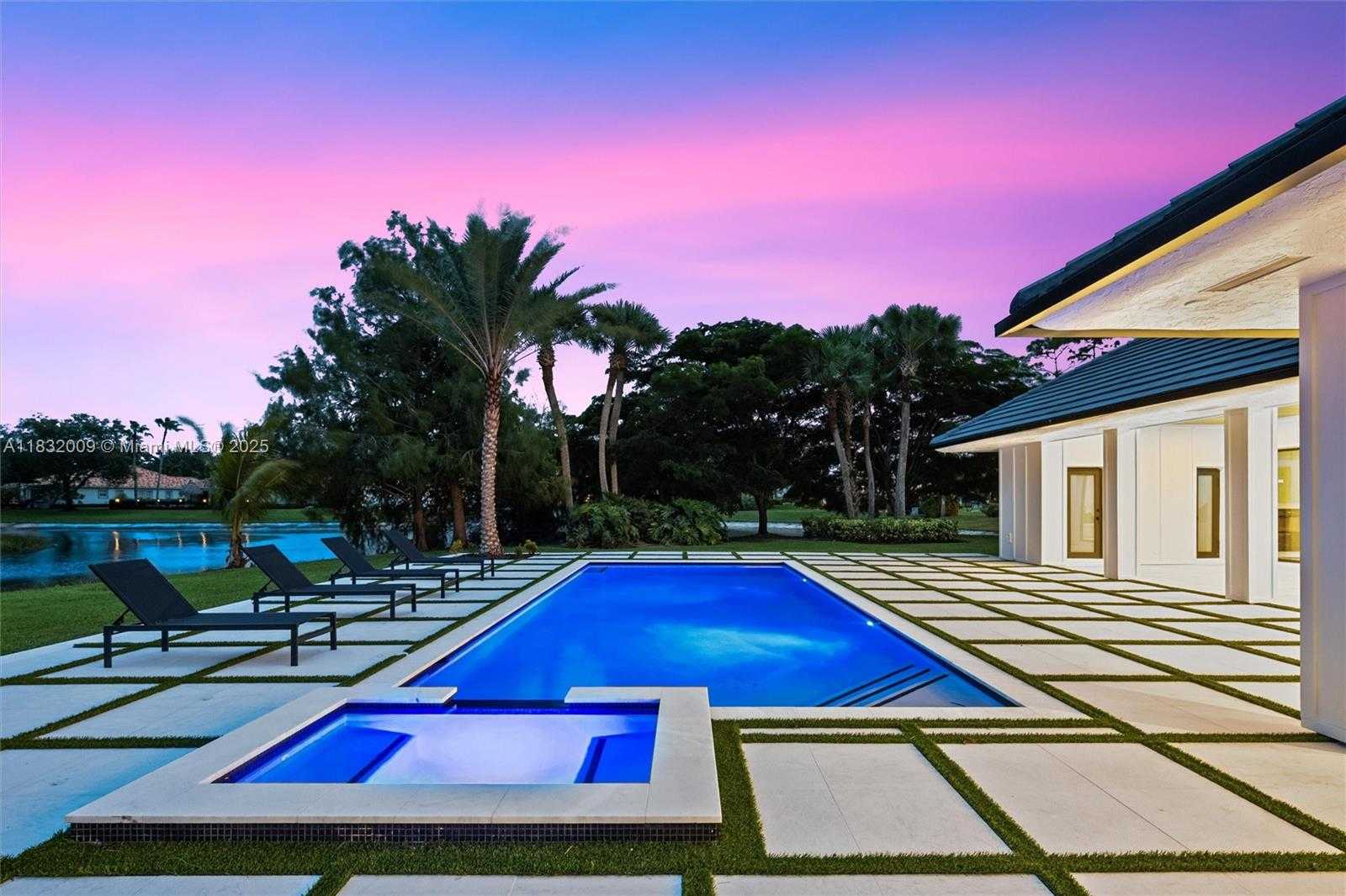 Small Image of 1761 BREAKERS WEST BLVD, West Palm Beach Number 47