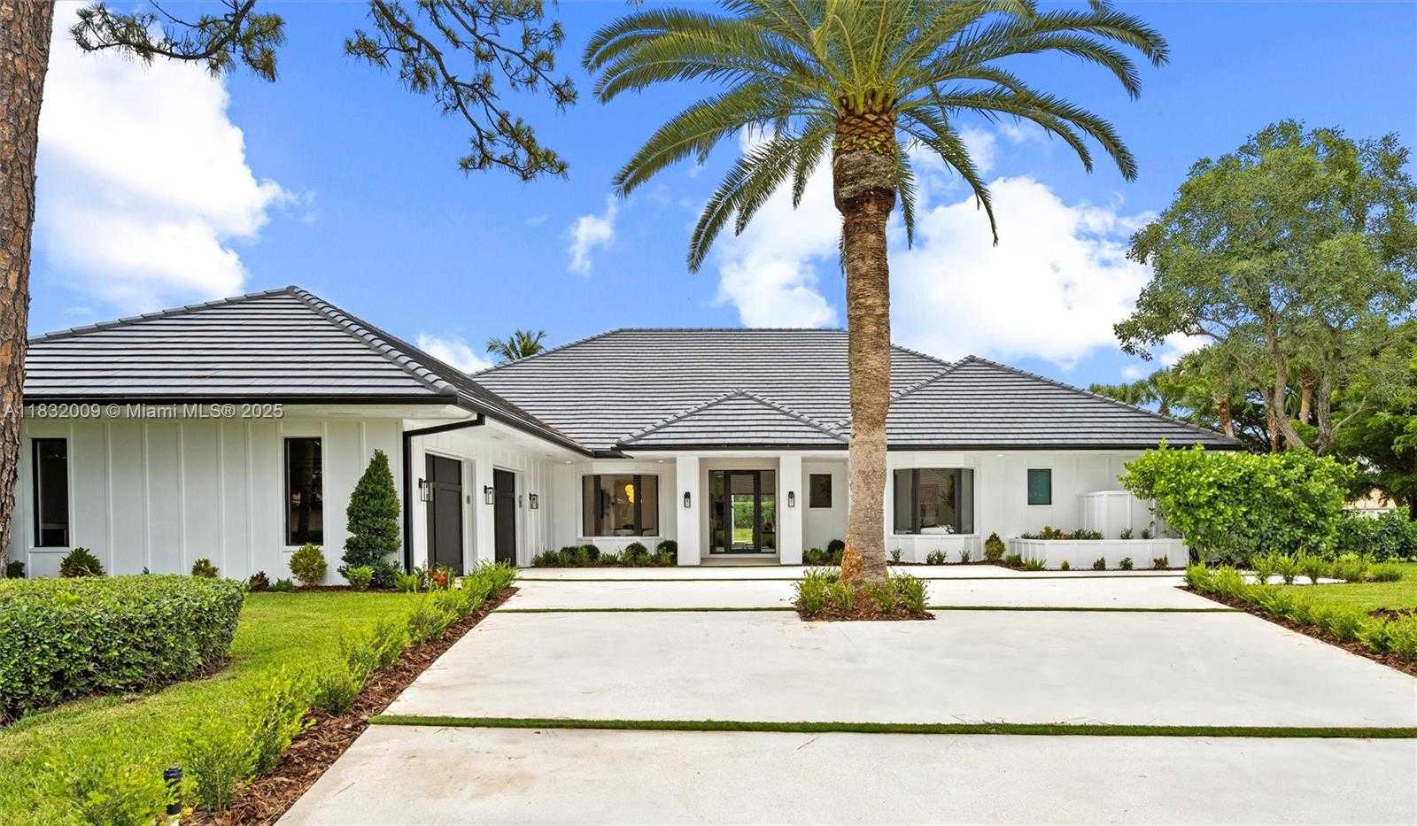 Small Image of 1761 BREAKERS WEST BLVD, West Palm Beach Number 5