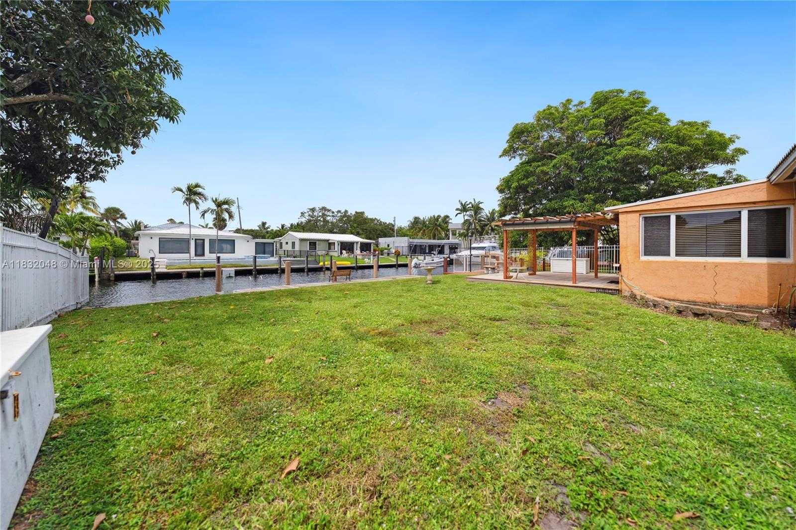 Small Image of 1328 MANGO ISLE, Fort Lauderdale Number 12