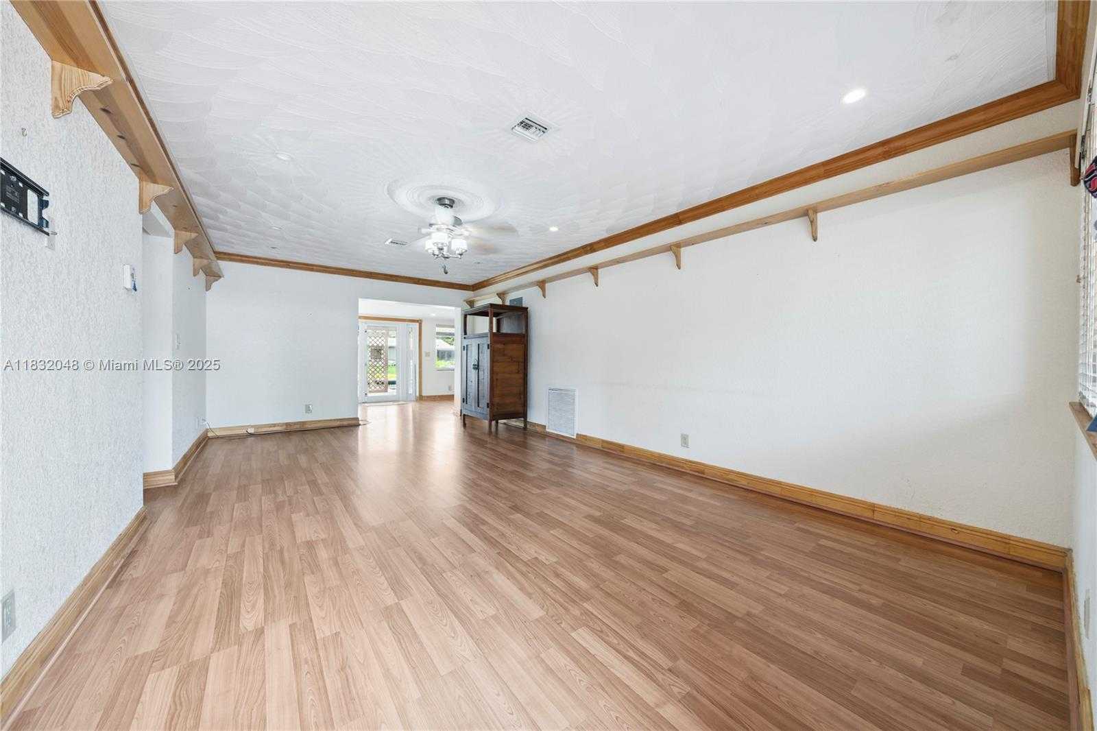 Small Image of 1328 MANGO ISLE, Fort Lauderdale Number 14