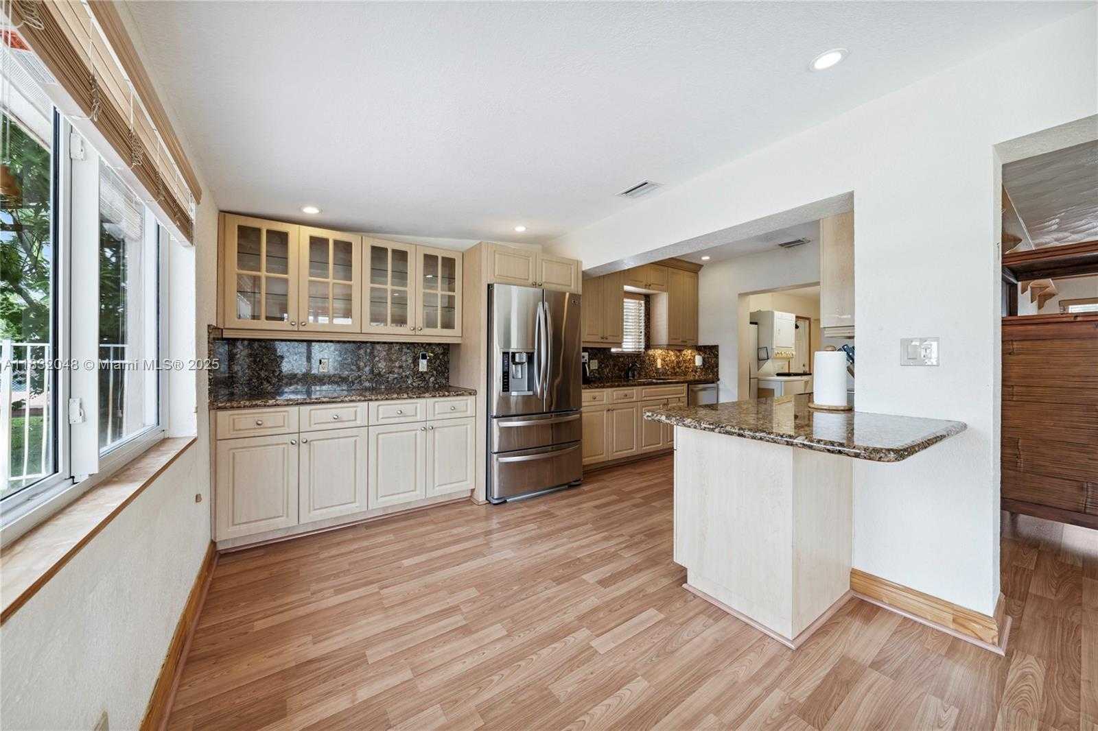 Small Image of 1328 MANGO ISLE, Fort Lauderdale Number 21