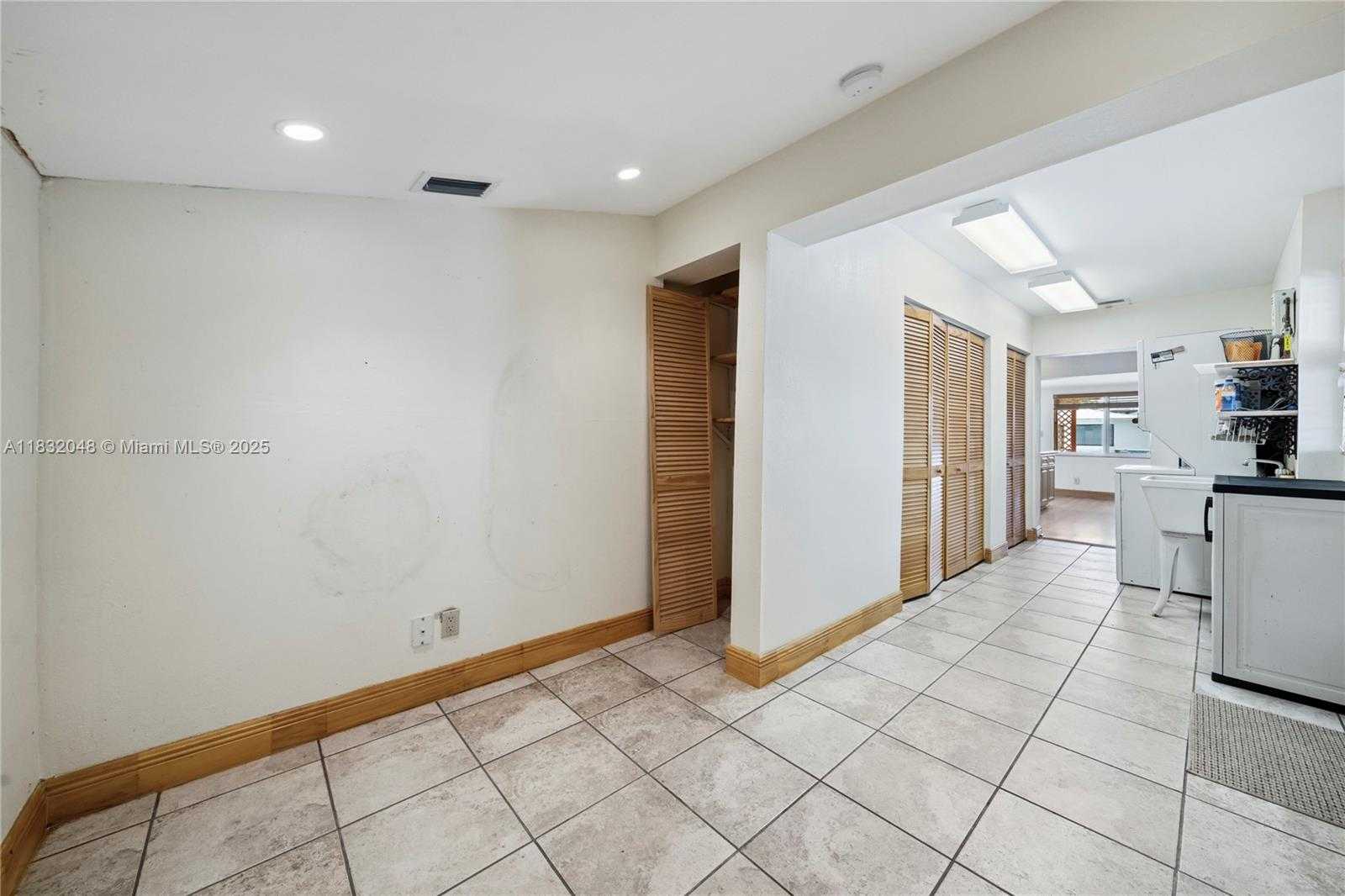 Small Image of 1328 MANGO ISLE, Fort Lauderdale Number 26
