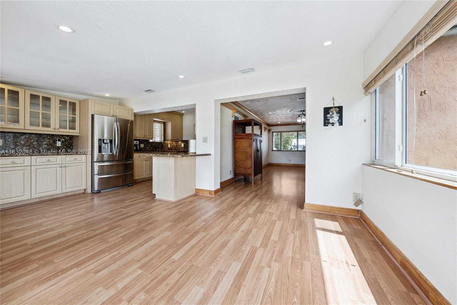 Small Image of 1328 MANGO ISLE, Fort Lauderdale Number 28