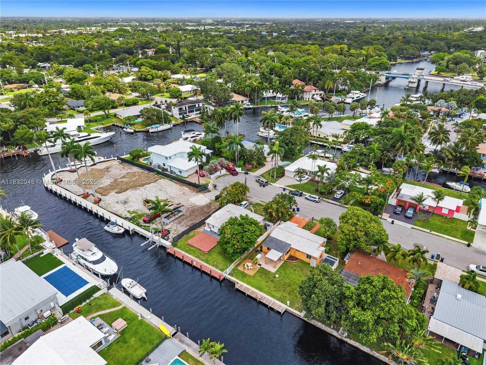 Small Image of 1328 MANGO ISLE, Fort Lauderdale Number 32