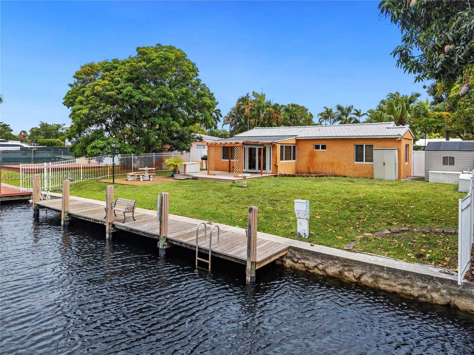 Small Image of 1328 MANGO ISLE, Fort Lauderdale Number 37