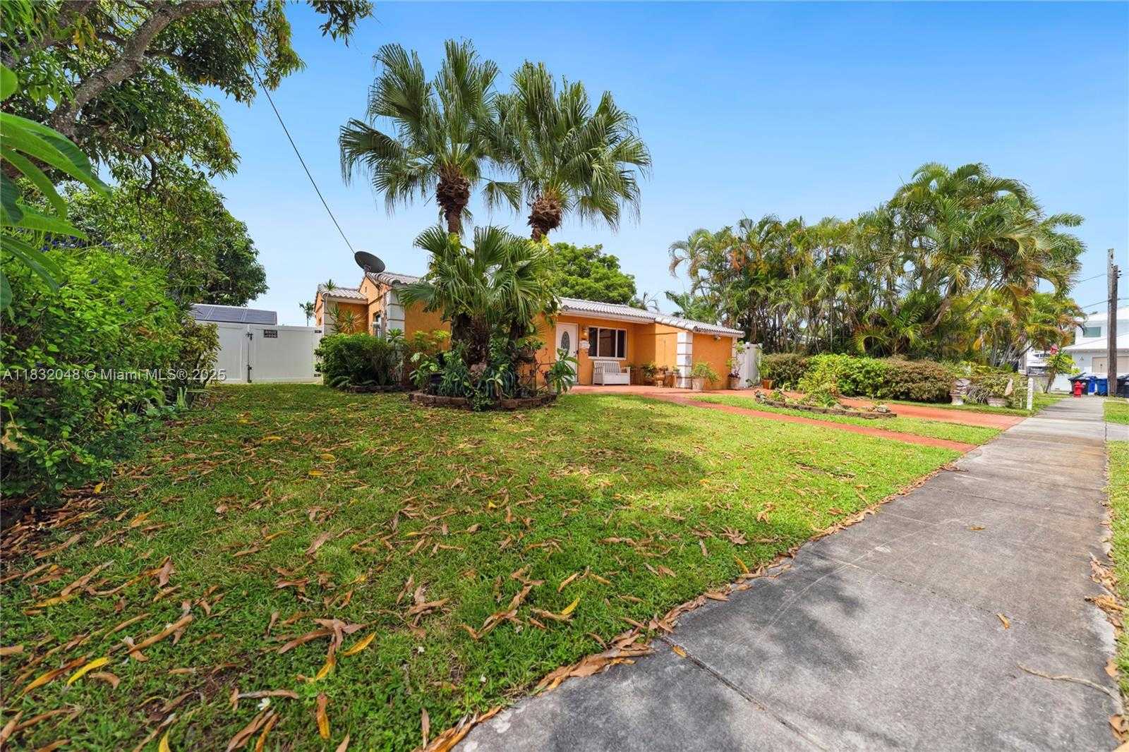 Small Image of 1328 MANGO ISLE, Fort Lauderdale Number 6