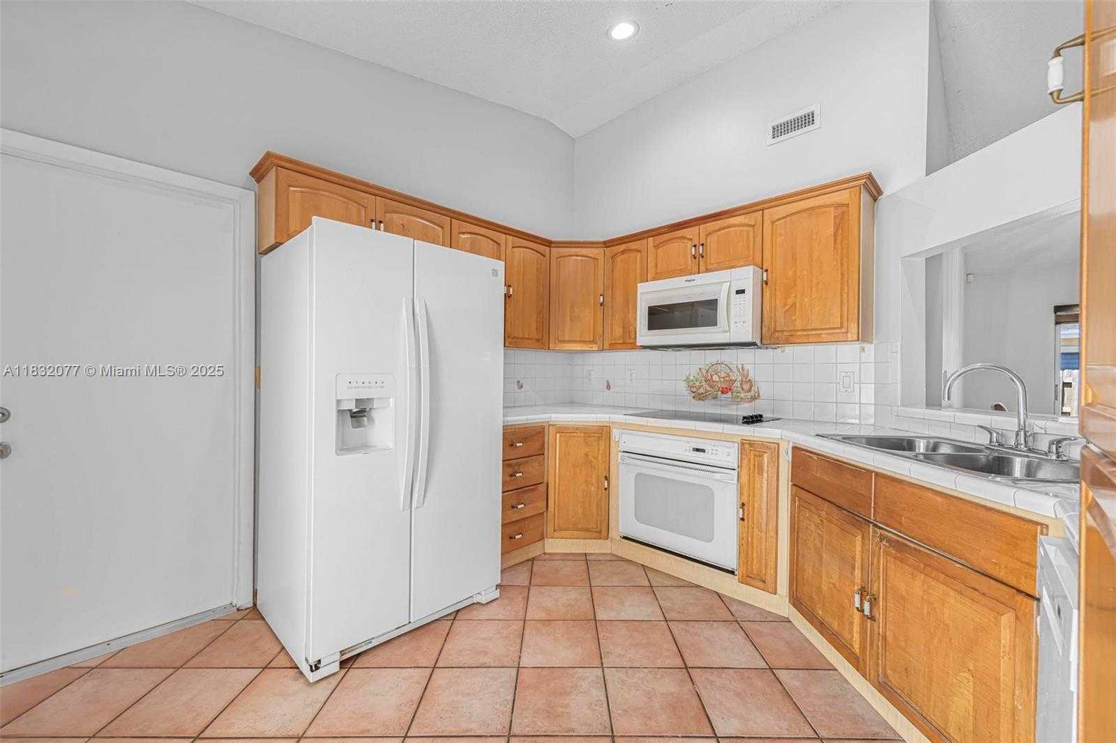 Small Image of 10016 NORTH WEST 51ST TER, Doral Number 13