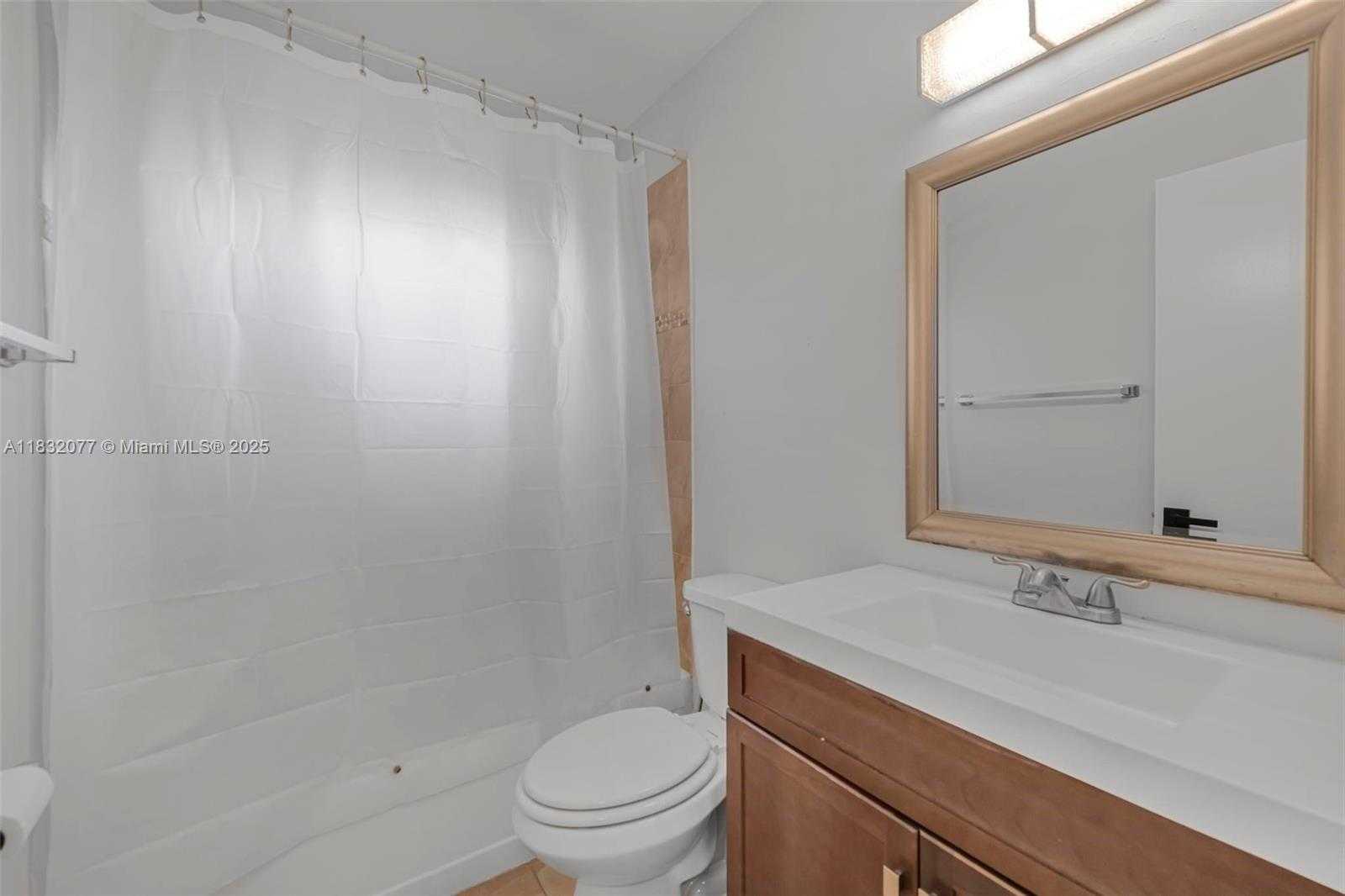 Small Image of 10016 NORTH WEST 51ST TER, Doral Number 21