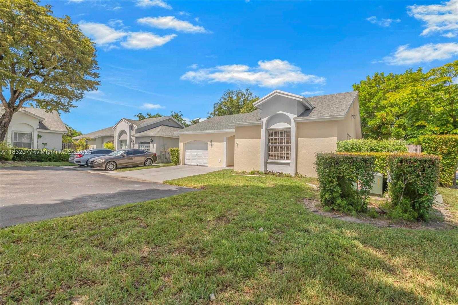 Small Image of 10016 NORTH WEST 51ST TER, Doral Number 35