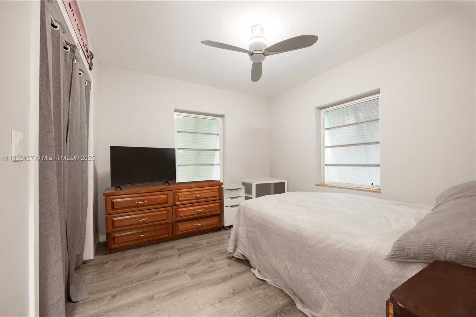 Small Image of 6400 SOUTH WEST 81ST ST, Miami Number 10