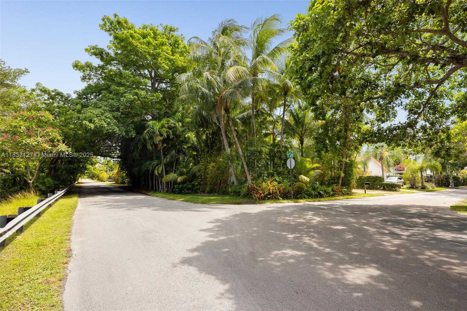 Small Image of 6400 SOUTH WEST 81ST ST, Miami Number 12