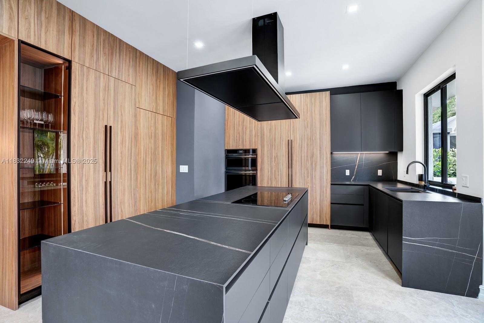 Small Image of 168 FIESTA WAY, Fort Lauderdale Number 11