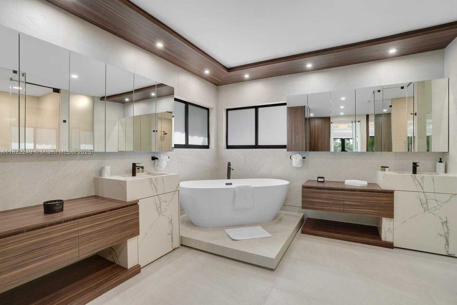 Small Image of 168 FIESTA WAY, Fort Lauderdale Number 19