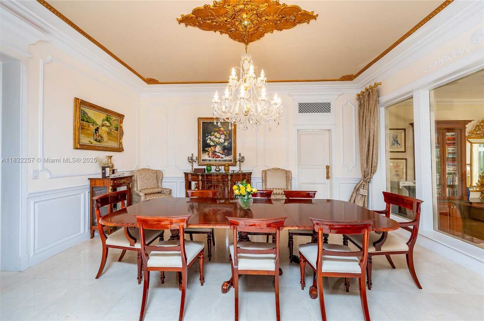 Small Image of 4539 PINE TREE DR, Miami Beach Number 11