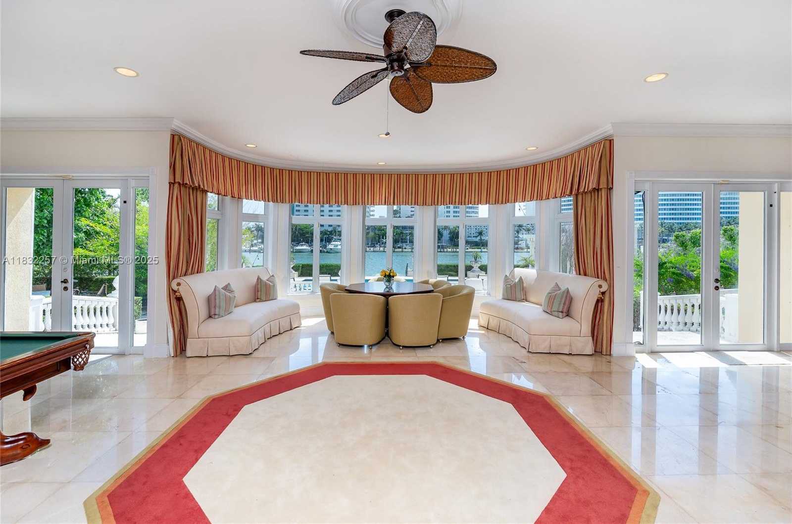 Small Image of 4539 PINE TREE DR, Miami Beach Number 15