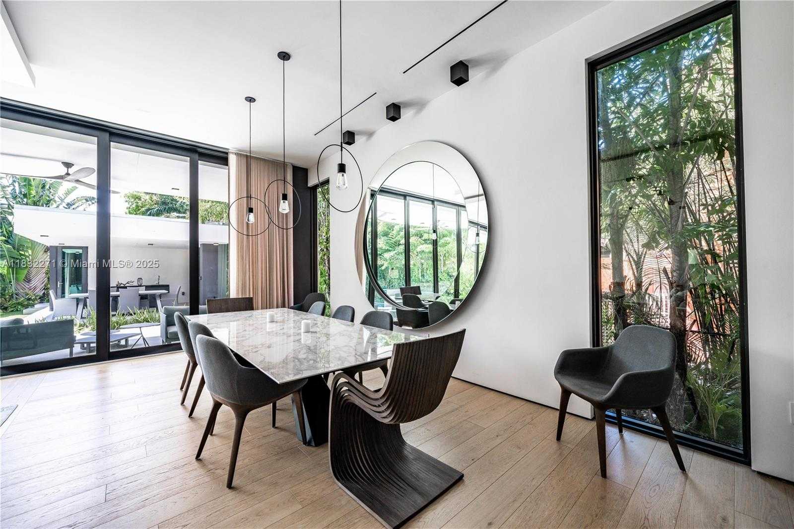 Small Image of 2456 PRAIRIE AVE, Miami Beach Number 13