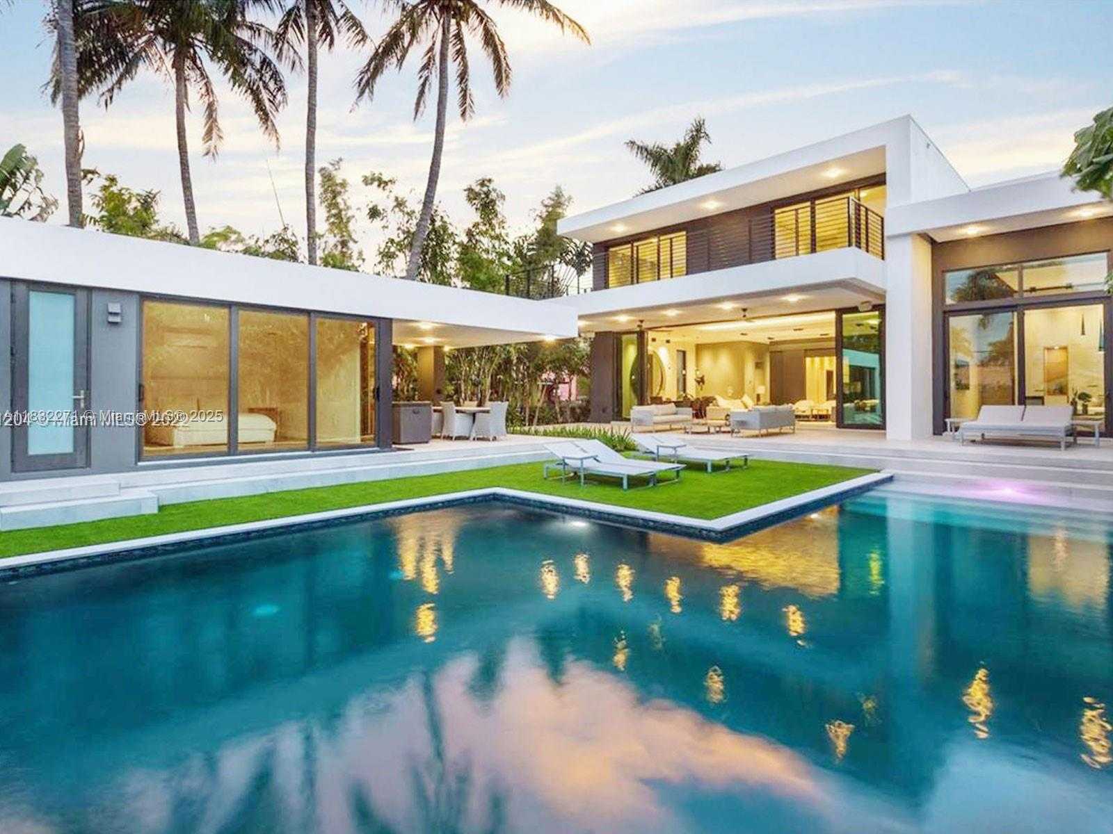 Small Image of 2456 PRAIRIE AVE, Miami Beach Number 4