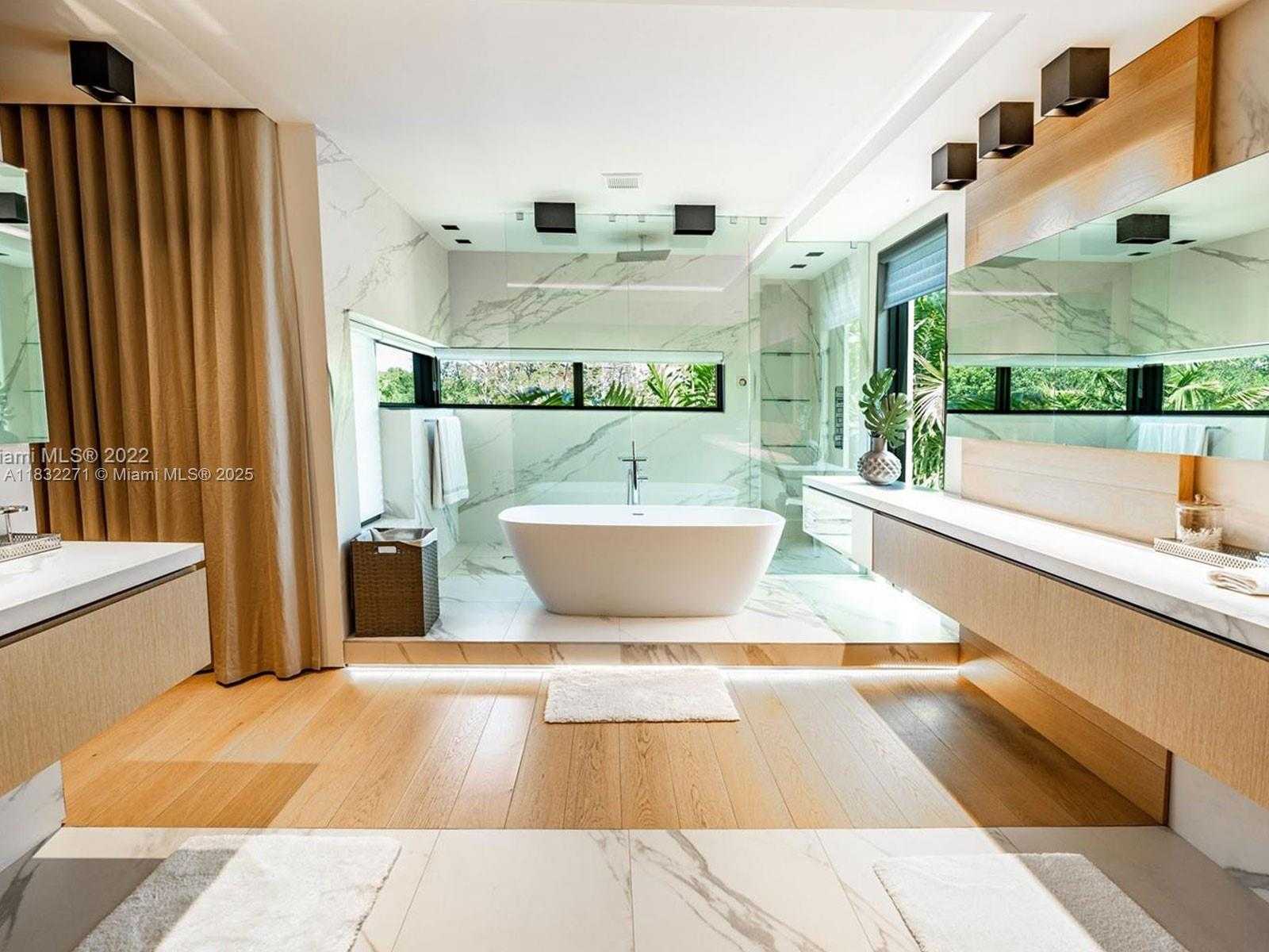 Small Image of 2456 PRAIRIE AVE, Miami Beach Number 5