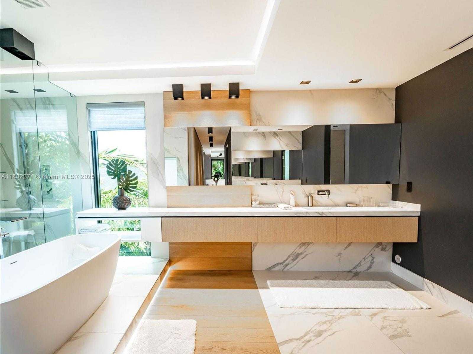 Small Image of 2456 PRAIRIE AVE, Miami Beach Number 8