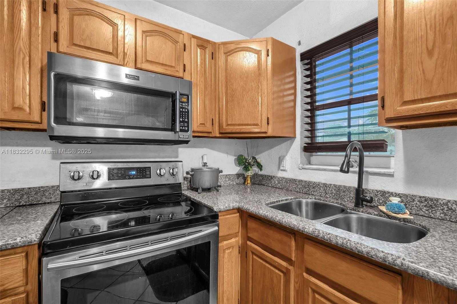 Small Image of 3010 NORTH WEST 171ST TER, Miami Gardens Number 10