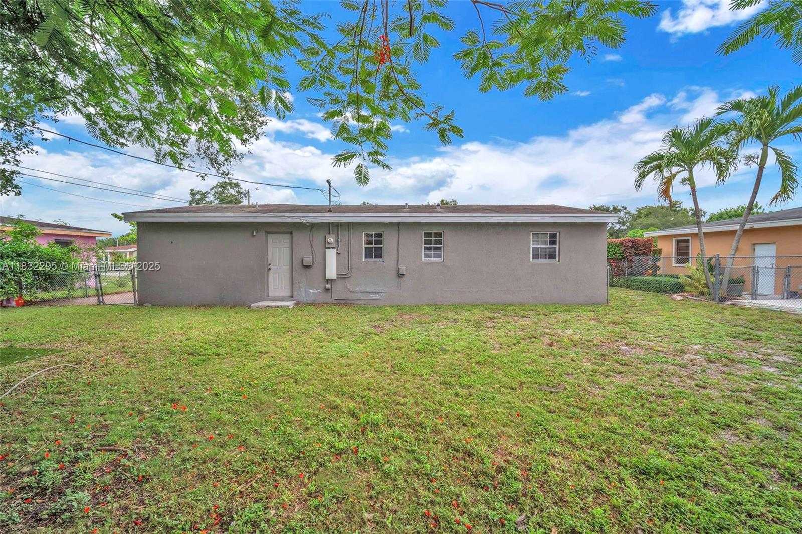 Small Image of 3010 NORTH WEST 171ST TER, Miami Gardens Number 19
