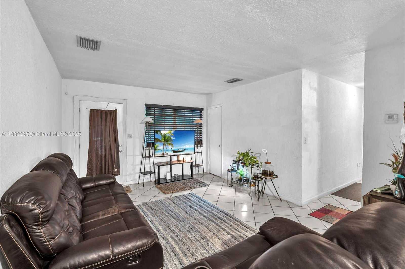 Small Image of 3010 NORTH WEST 171ST TER, Miami Gardens Number 5