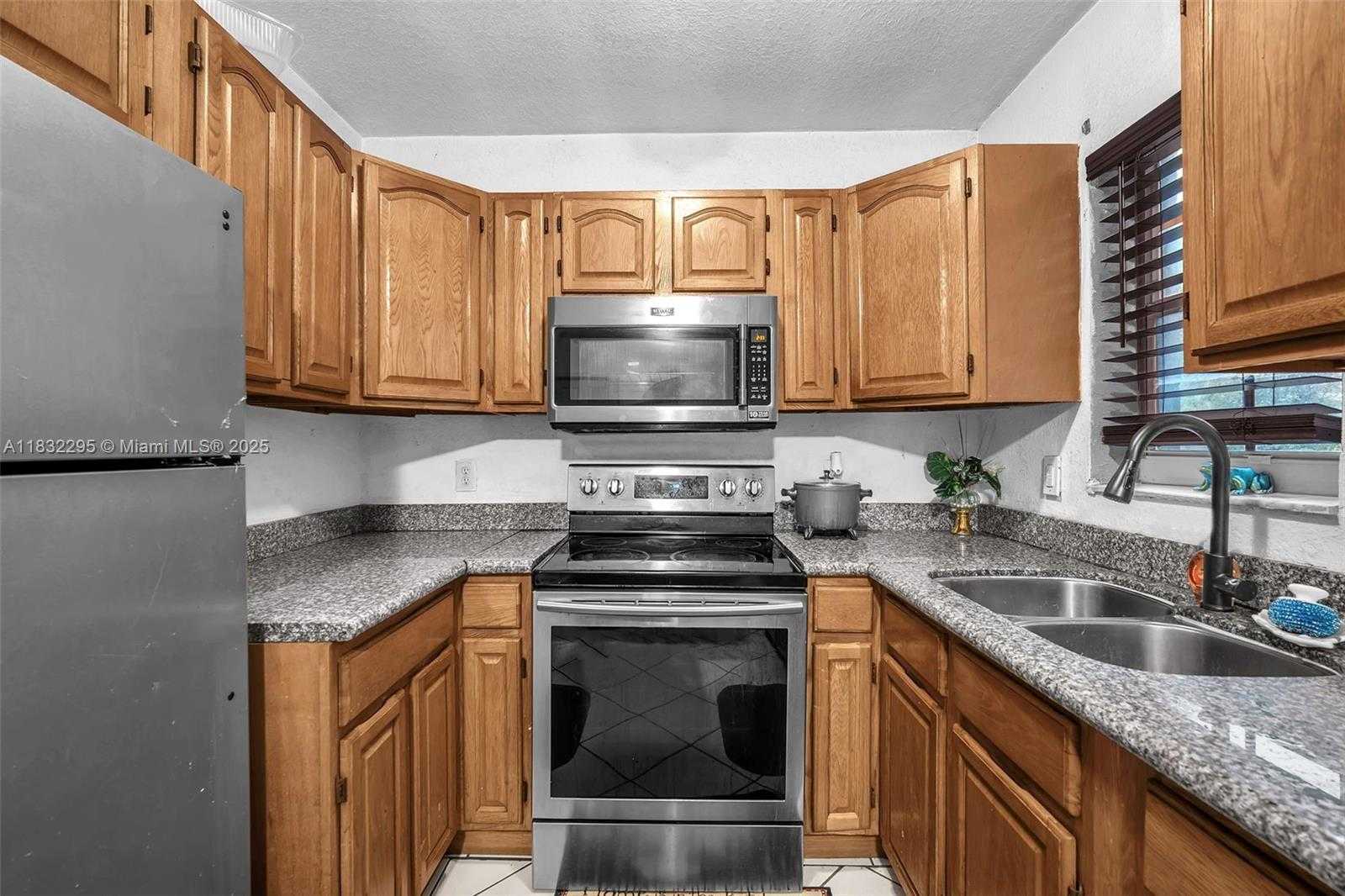 Small Image of 3010 NORTH WEST 171ST TER, Miami Gardens Number 9