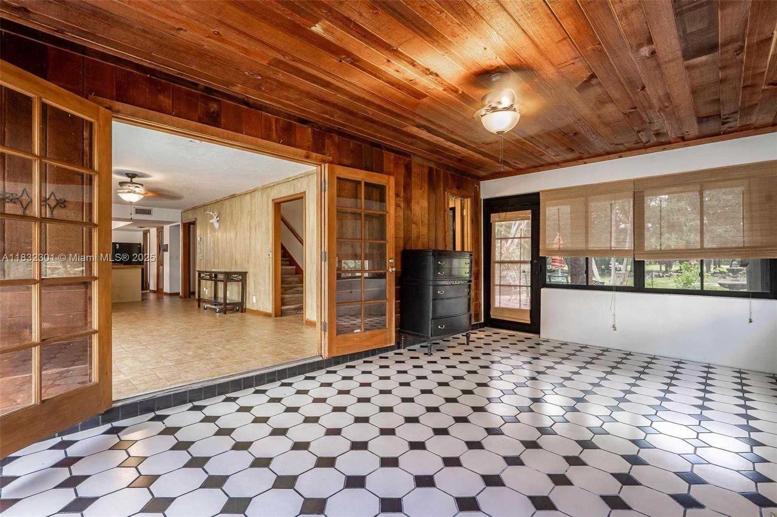 Small Image of 576 MARSHALL RD, West Palm Beach Number 13