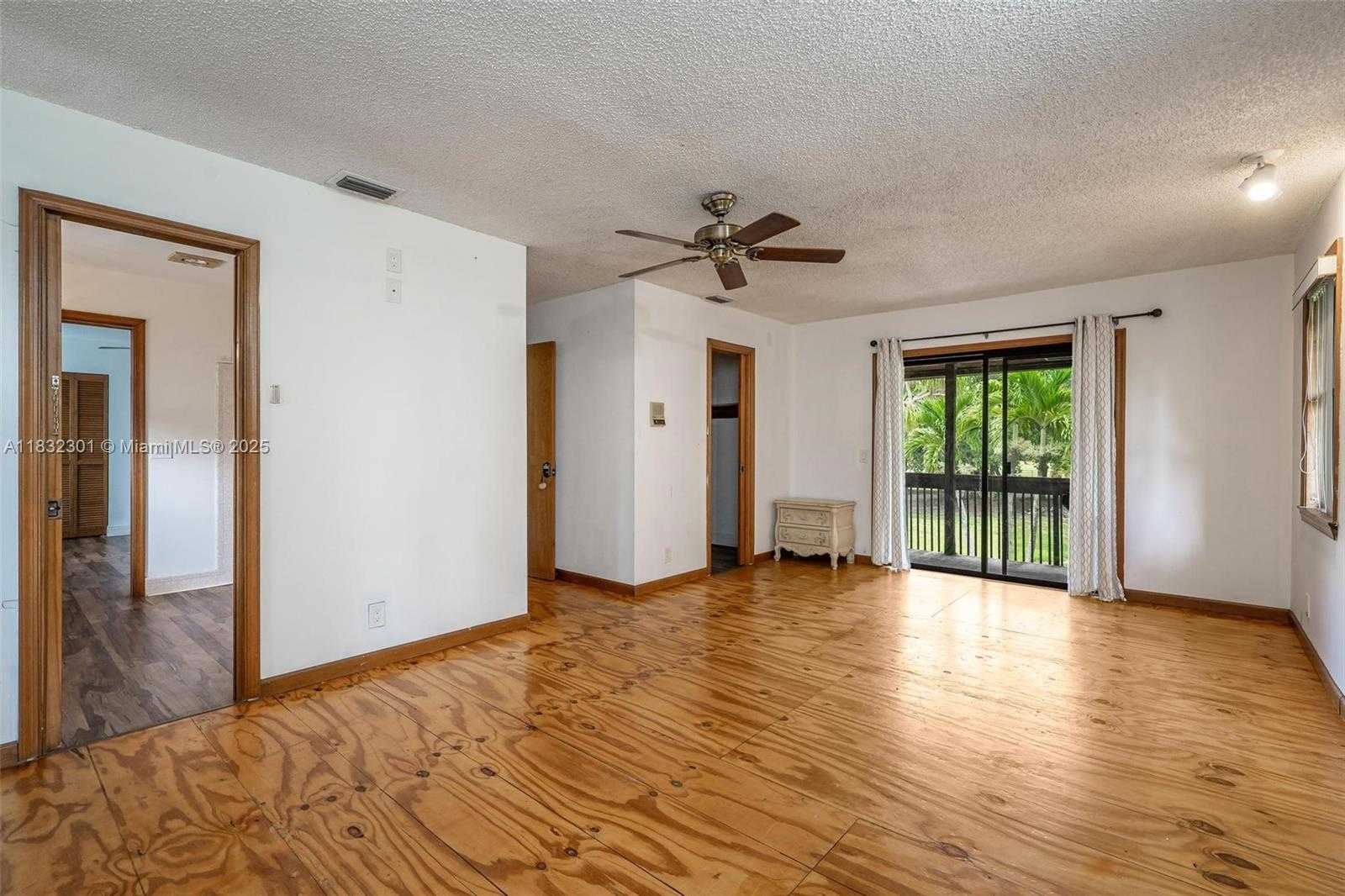 Small Image of 576 MARSHALL RD, West Palm Beach Number 14