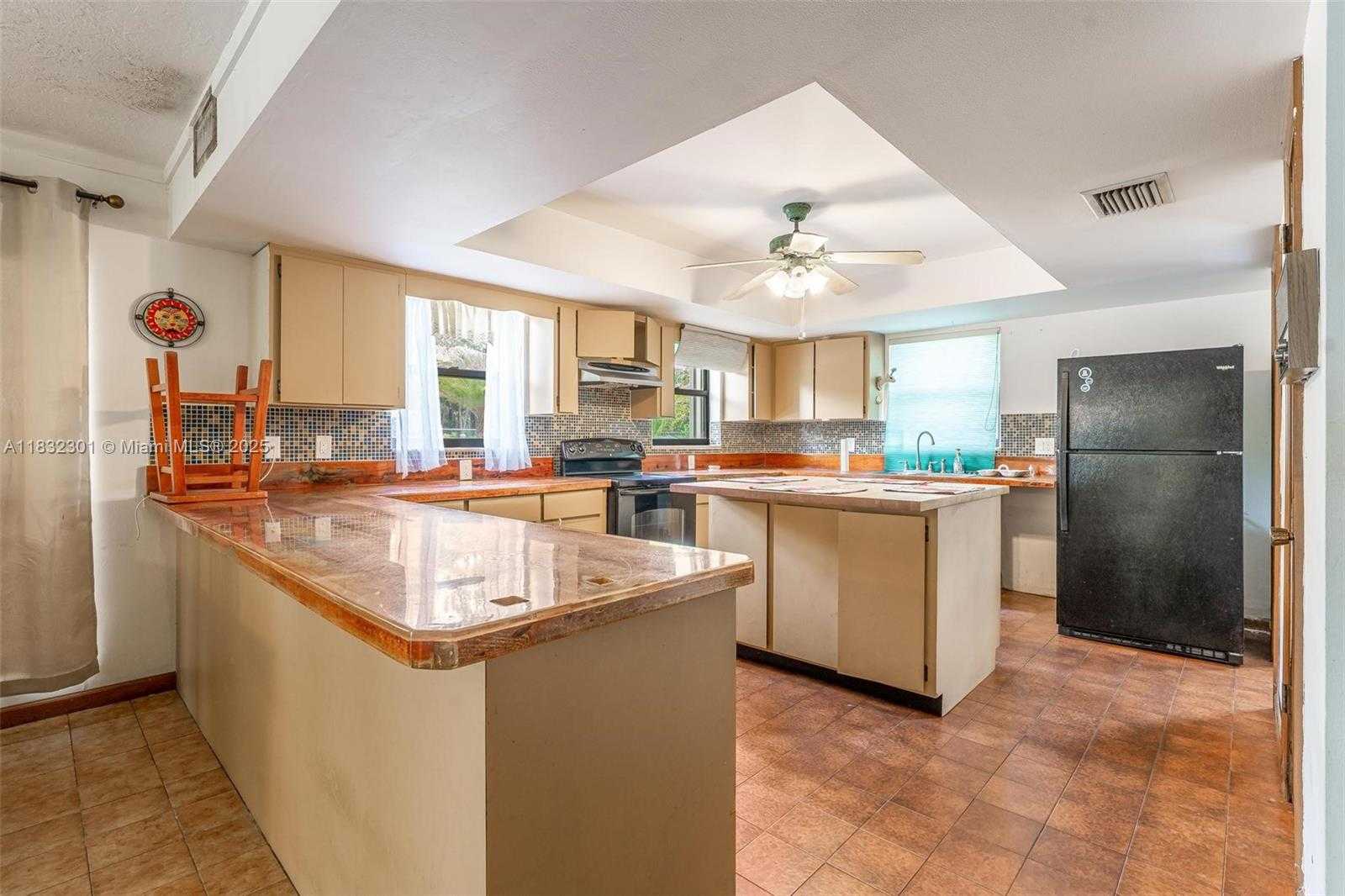 Small Image of 576 MARSHALL RD, West Palm Beach Number 16