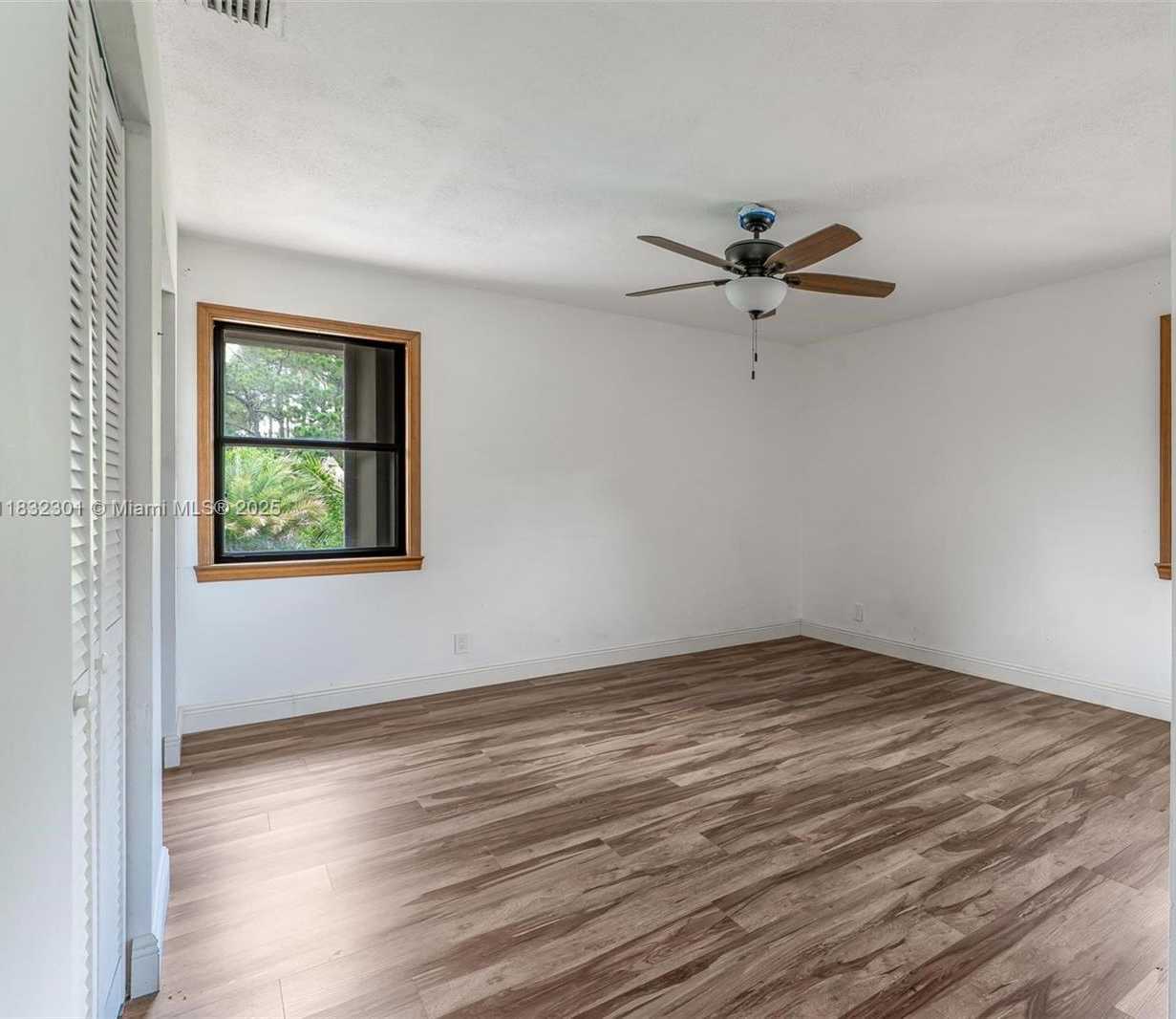 Small Image of 576 MARSHALL RD, West Palm Beach Number 18