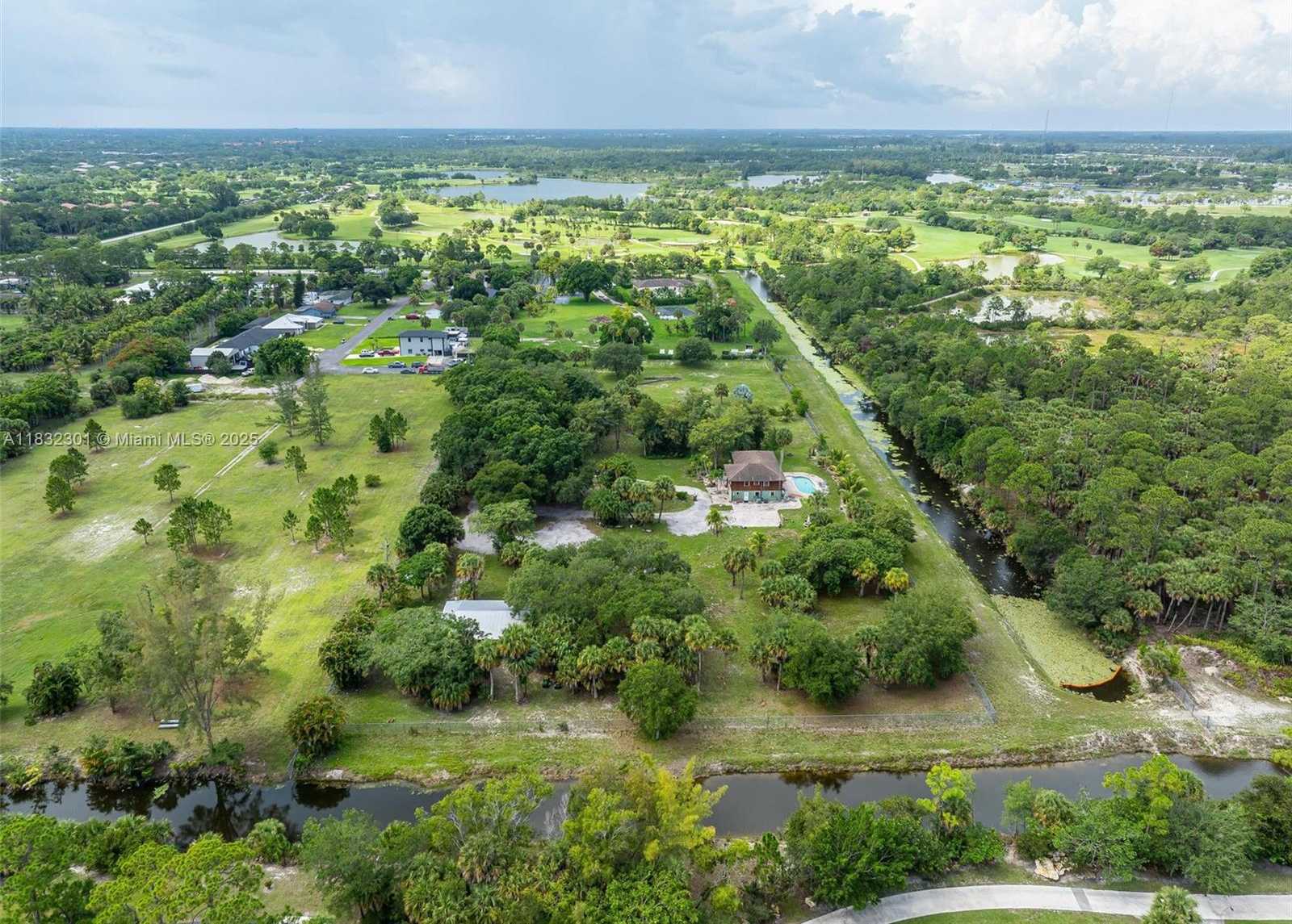 Small Image of 576 MARSHALL RD, West Palm Beach Number 2