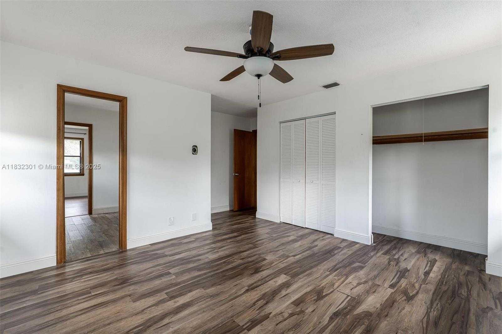 Small Image of 576 MARSHALL RD, West Palm Beach Number 27