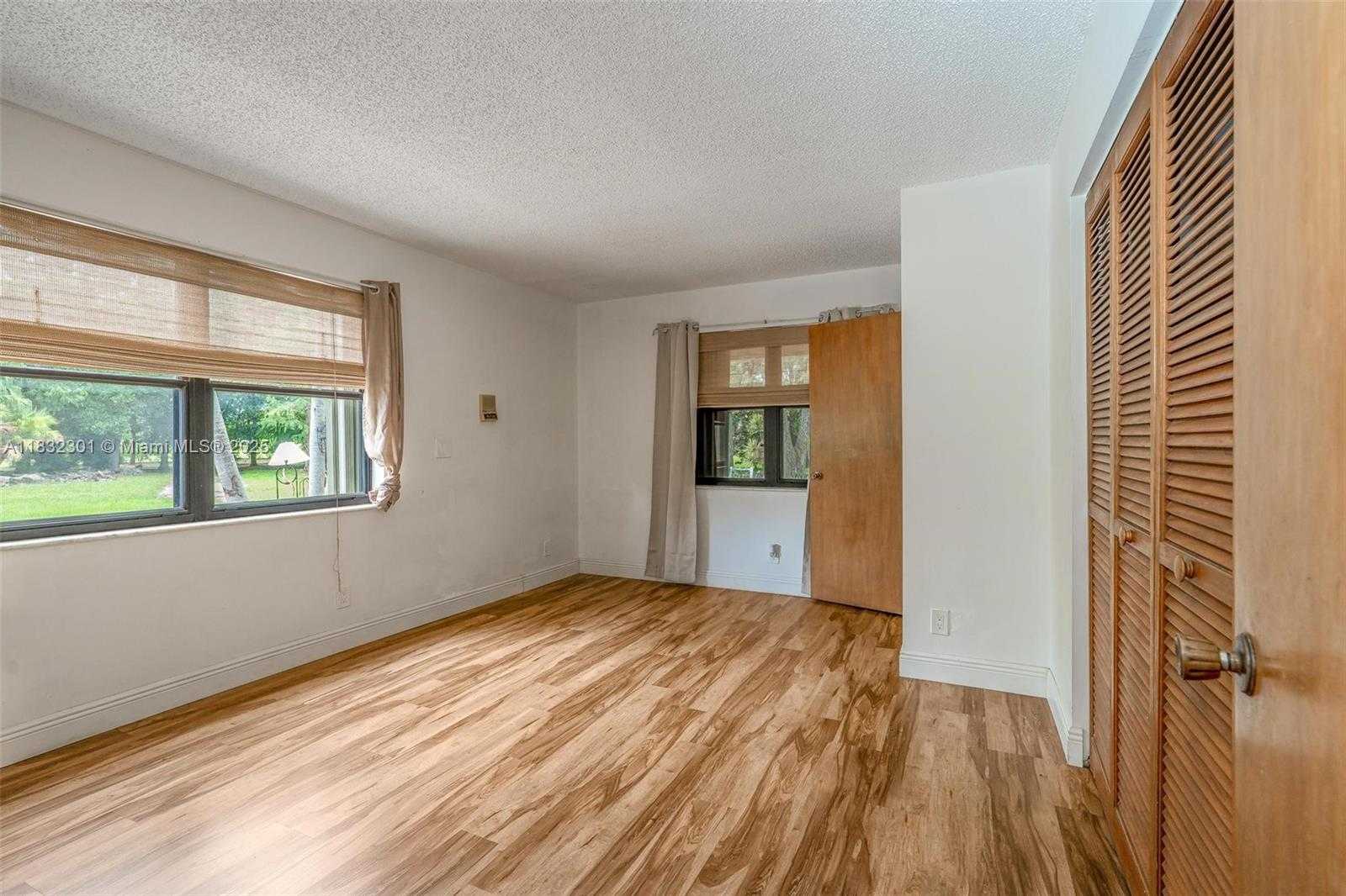 Small Image of 576 MARSHALL RD, West Palm Beach Number 28