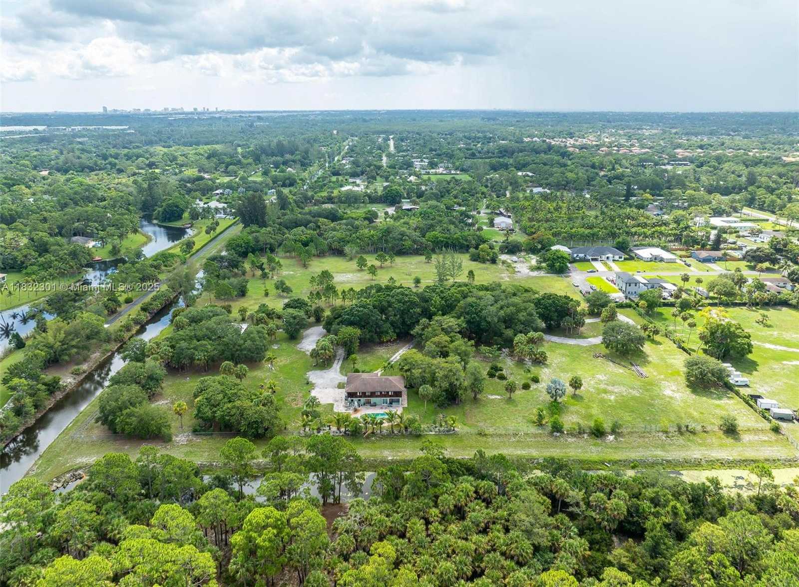 Small Image of 576 MARSHALL RD, West Palm Beach Number 4