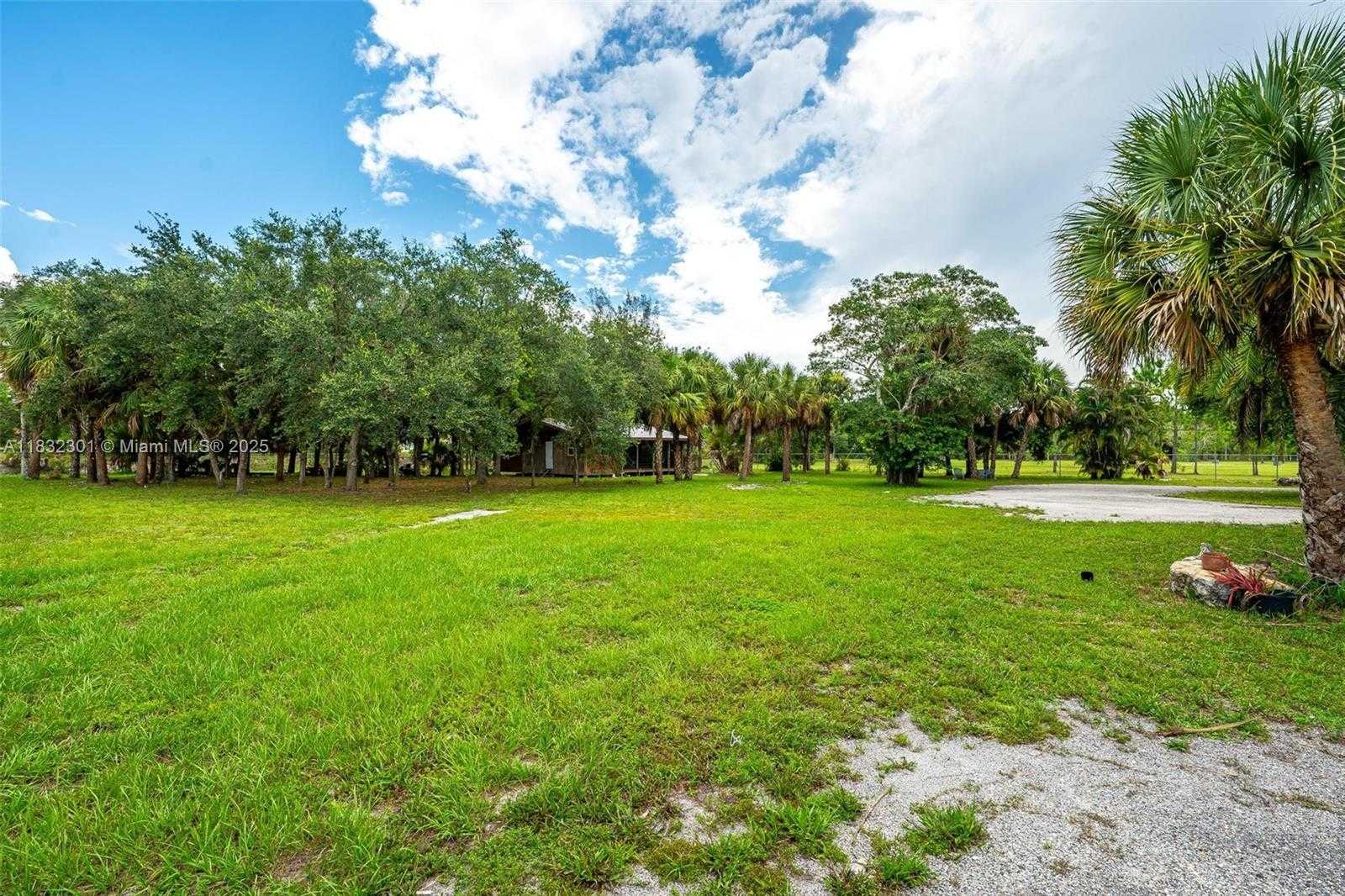 Small Image of 576 MARSHALL RD, West Palm Beach Number 40