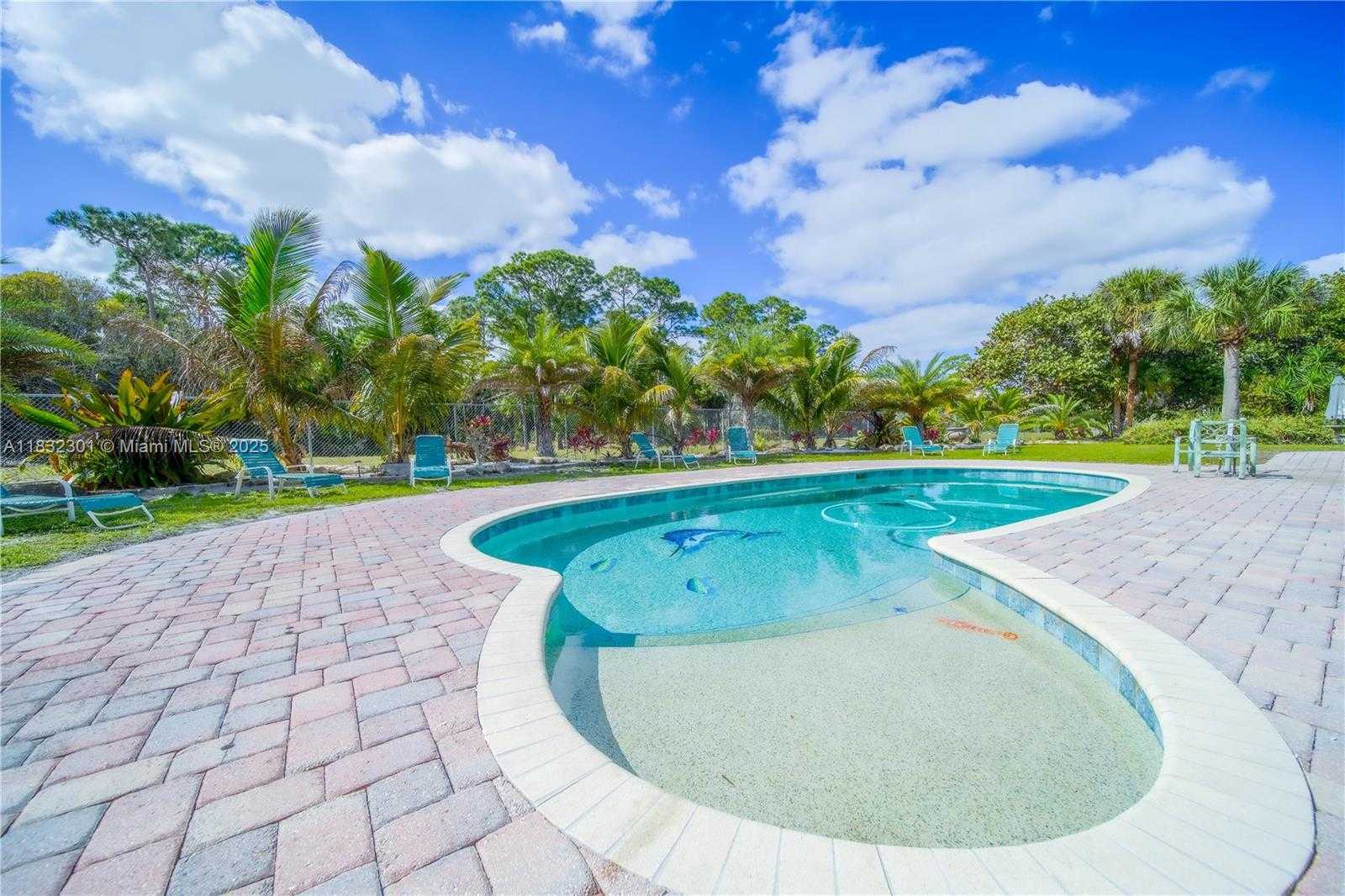 Small Image of 576 MARSHALL RD, West Palm Beach Number 56