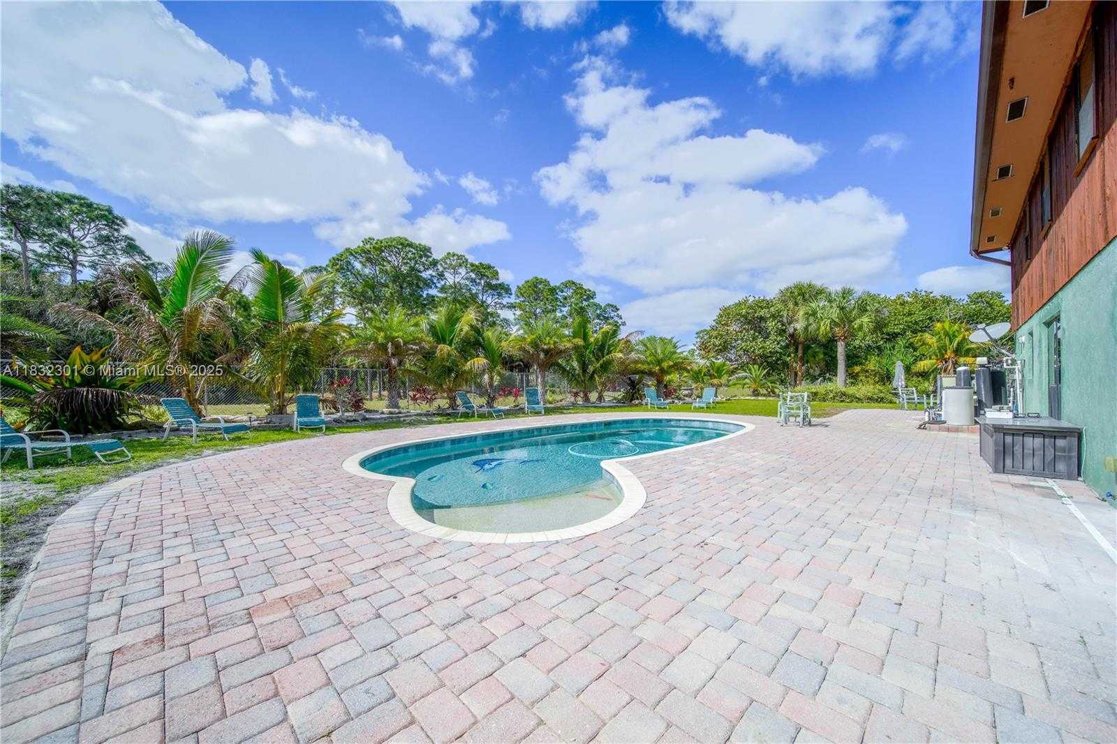 Small Image of 576 MARSHALL RD, West Palm Beach Number 57