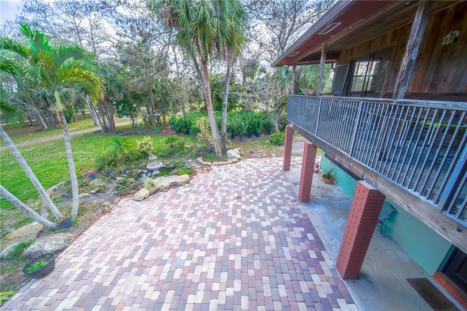 Small Image of 576 MARSHALL RD, West Palm Beach Number 64