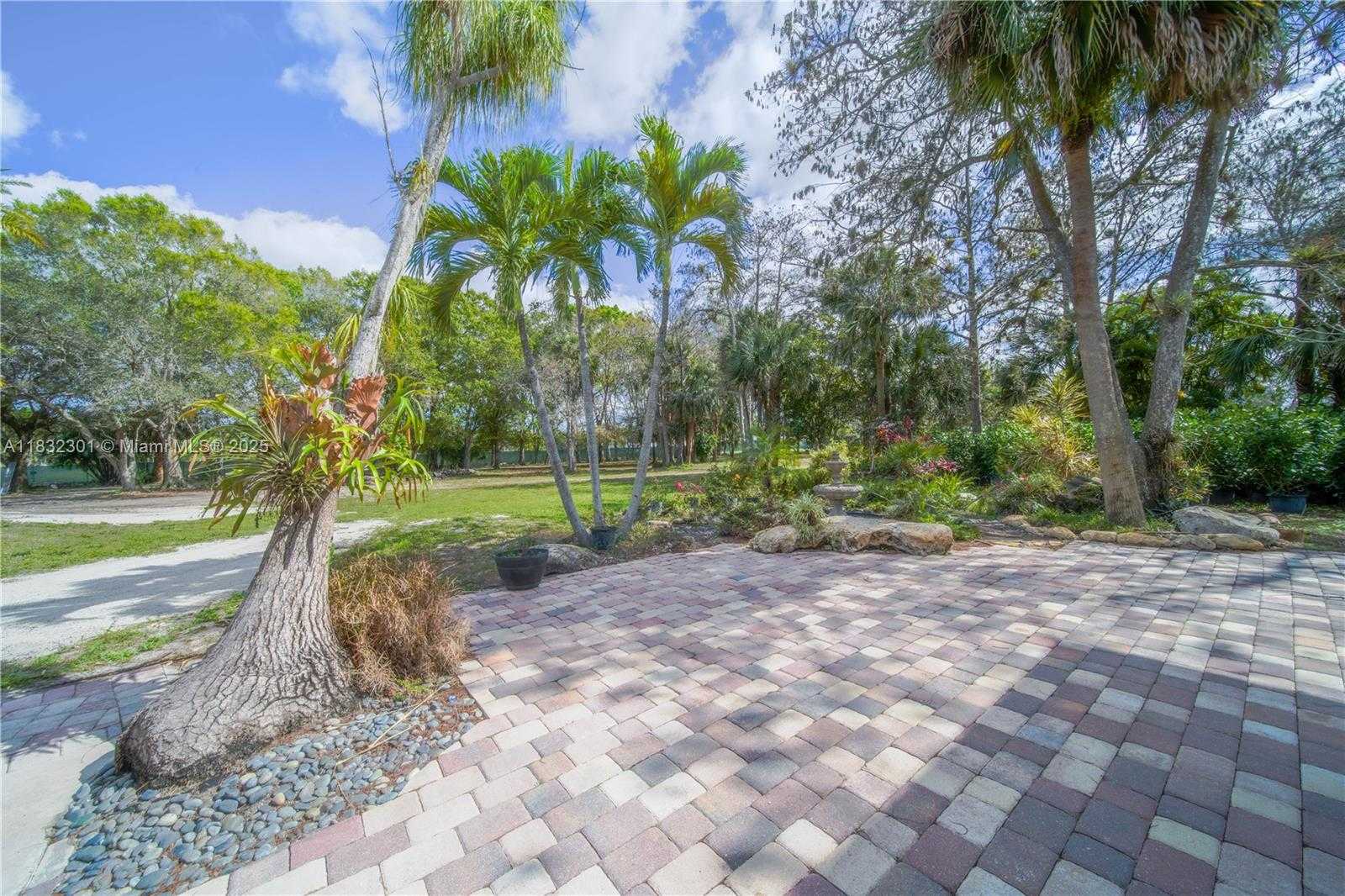Small Image of 576 MARSHALL RD, West Palm Beach Number 66