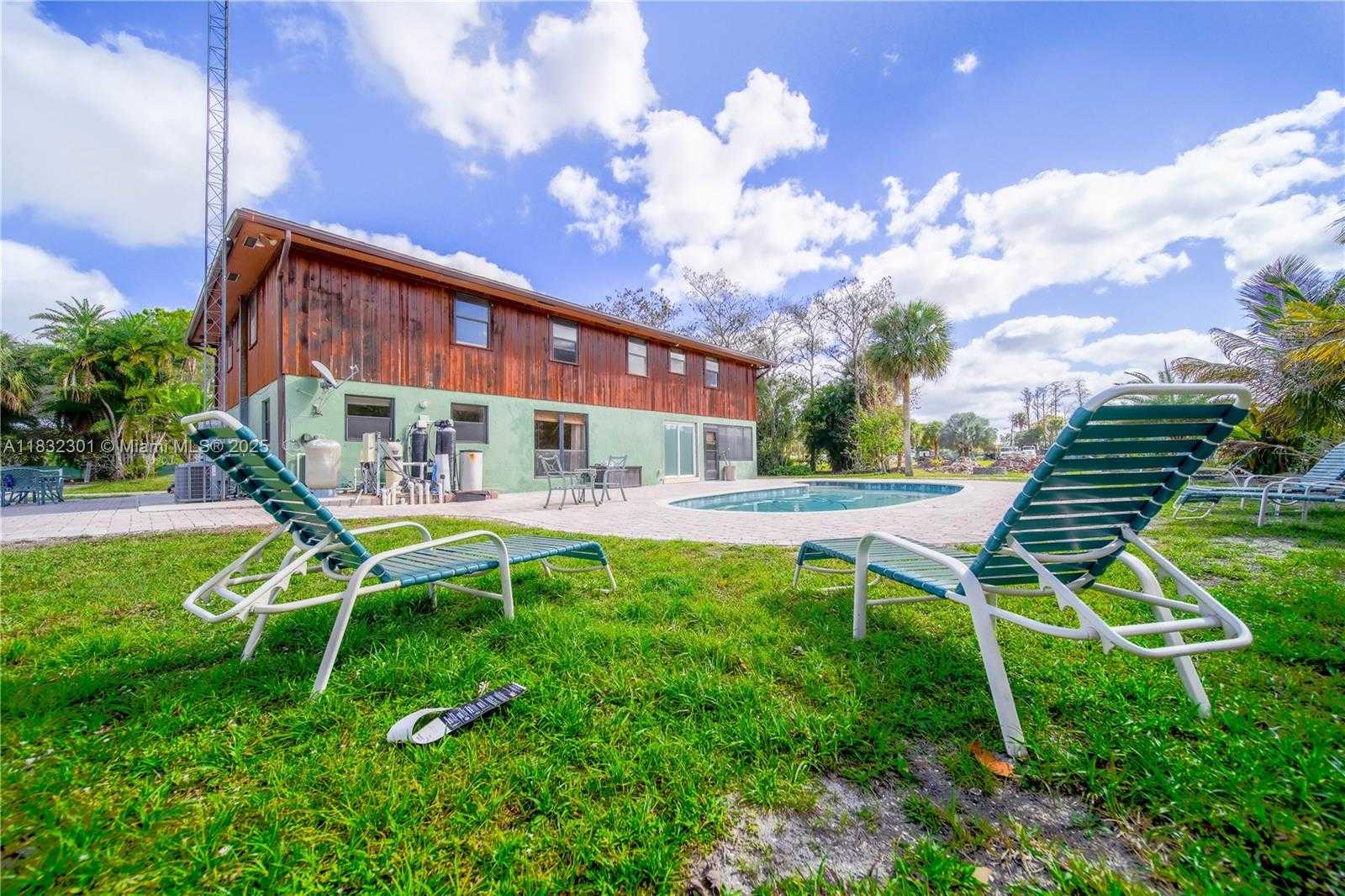 Small Image of 576 MARSHALL RD, West Palm Beach Number 74