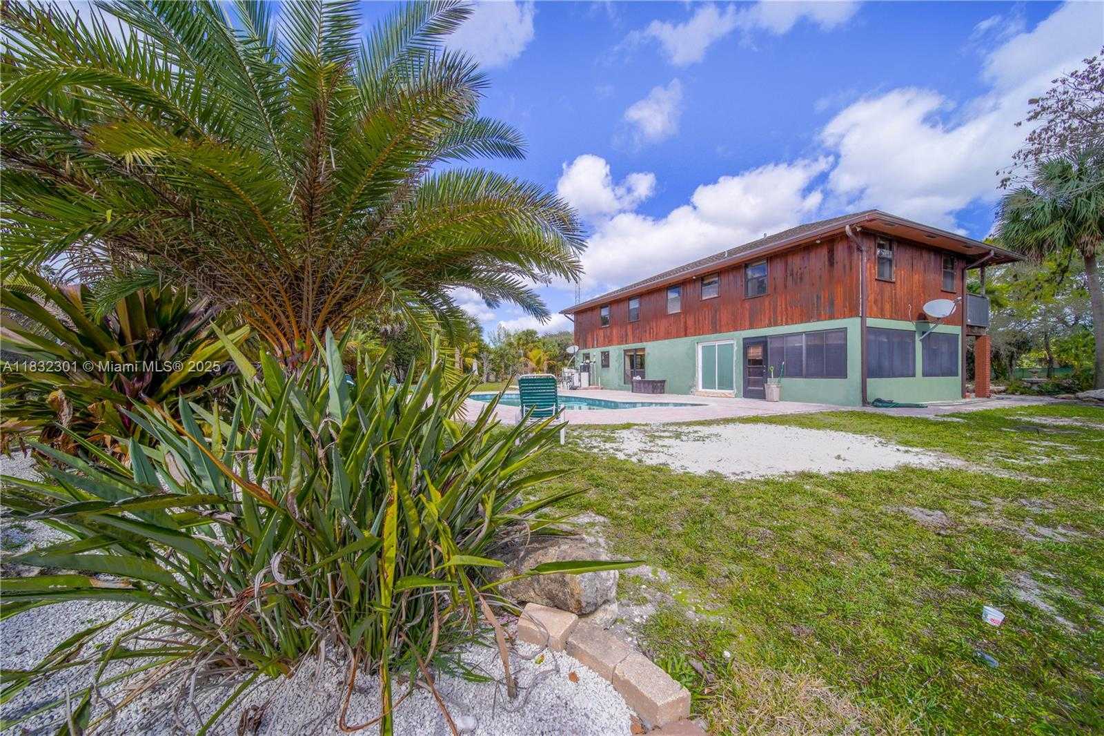 Small Image of 576 MARSHALL RD, West Palm Beach Number 76