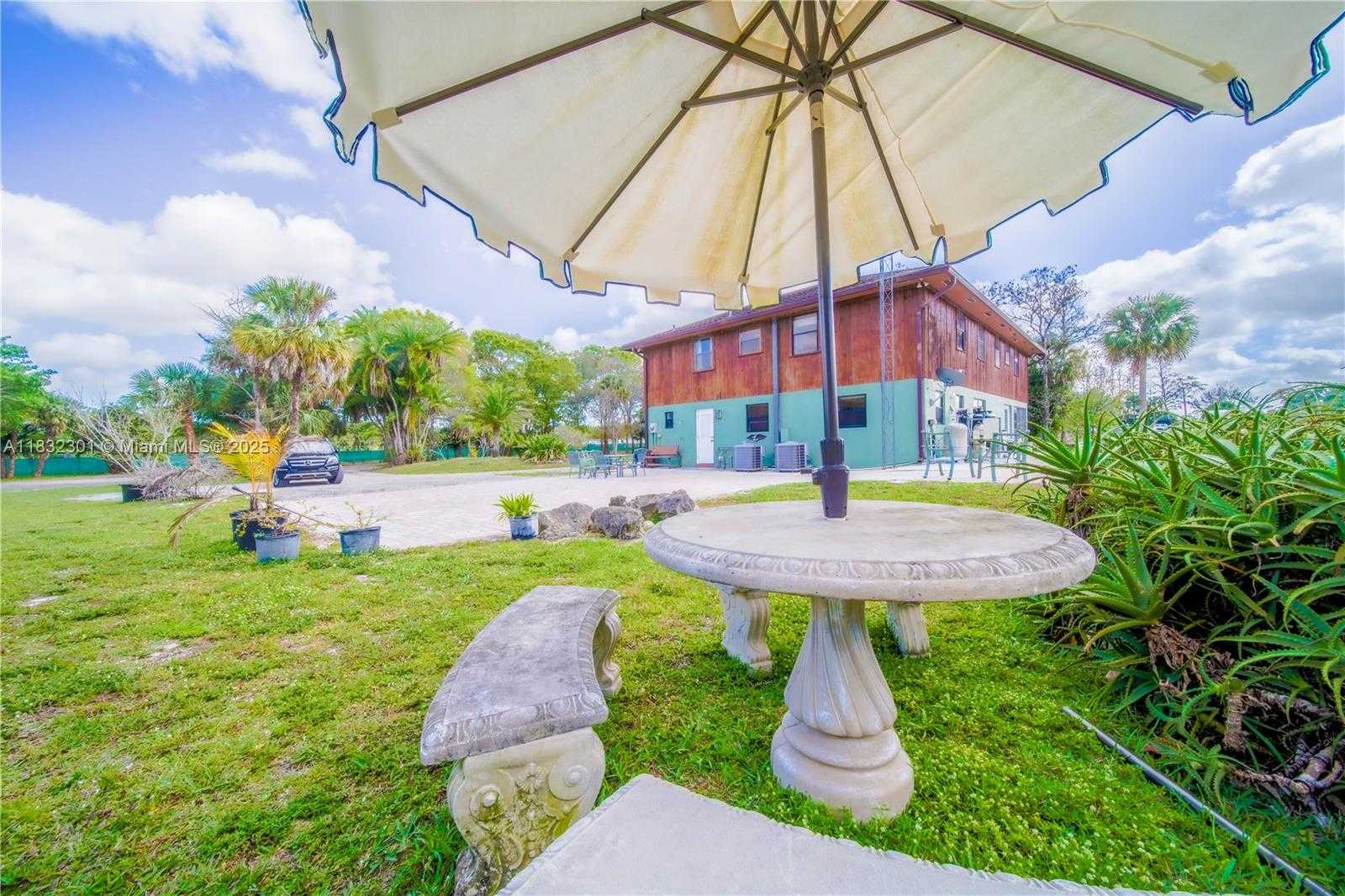 Small Image of 576 MARSHALL RD, West Palm Beach Number 79