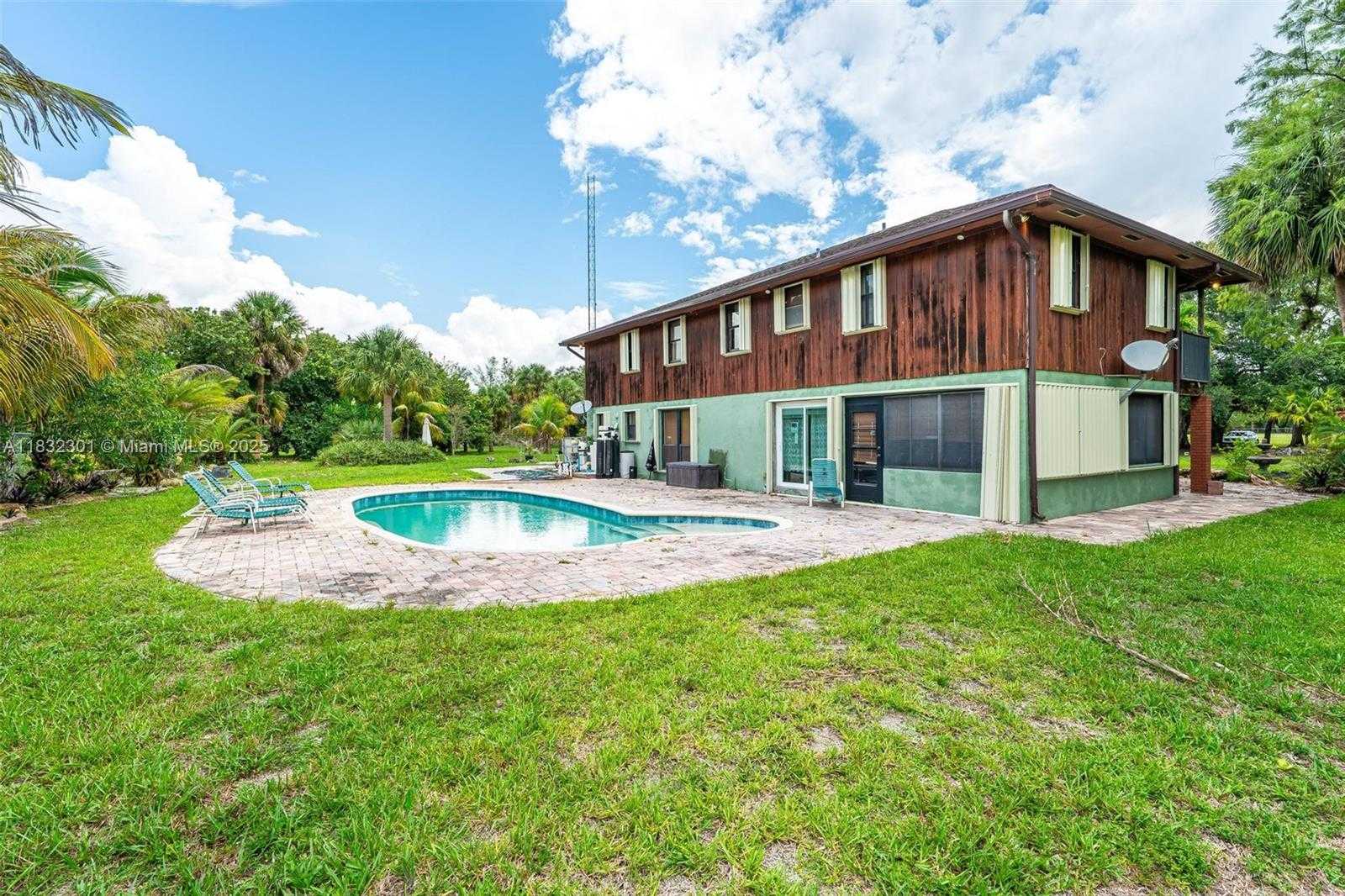 Small Image of 576 MARSHALL RD, West Palm Beach Number 8