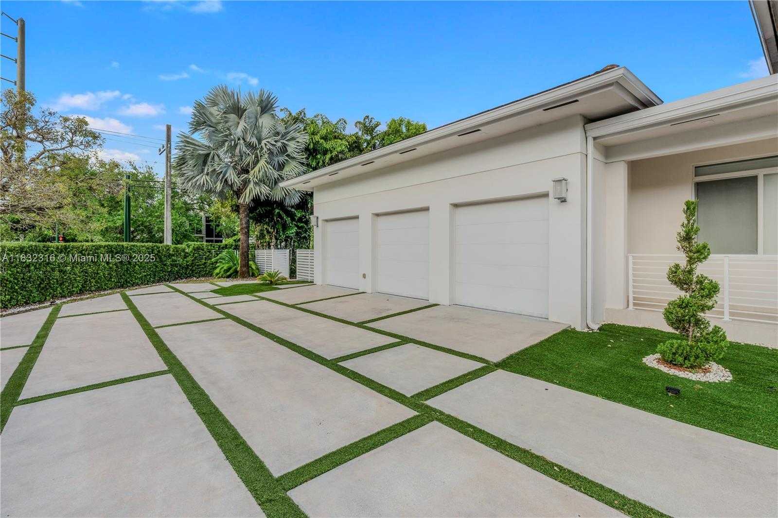 Small Image of 12401 SOUTH WEST 82ND AVE, Pinecrest Number 12