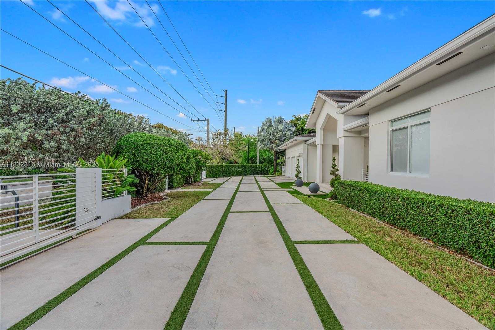 Small Image of 12401 SOUTH WEST 82ND AVE, Pinecrest Number 13